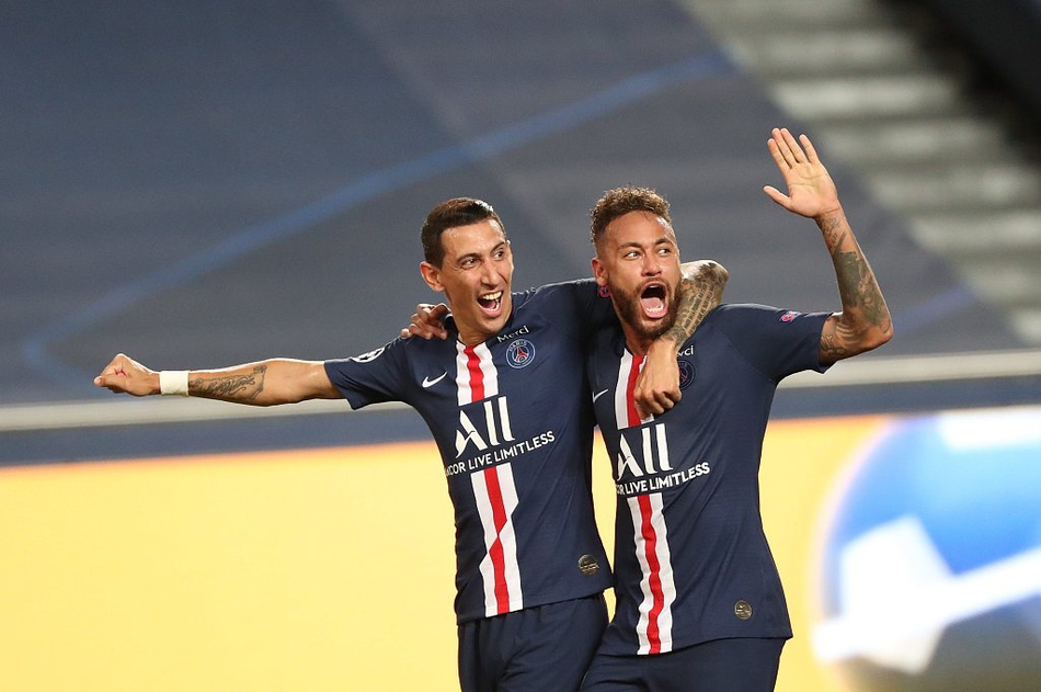 南宫体育- 穆古鲁扎重返赛场，战术调整首场状态出色，拜仁观众沸腾！气势如虹延续