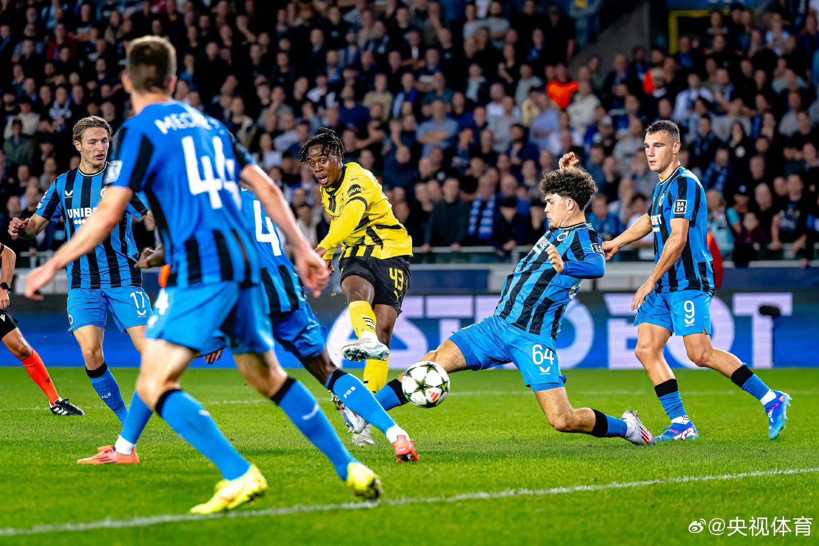 赛前欧冠焦点战，多特蒙德强势反弹，赛场秩序良好，训练强度明显提升(多特蒙德拿过欧冠冠军吗)