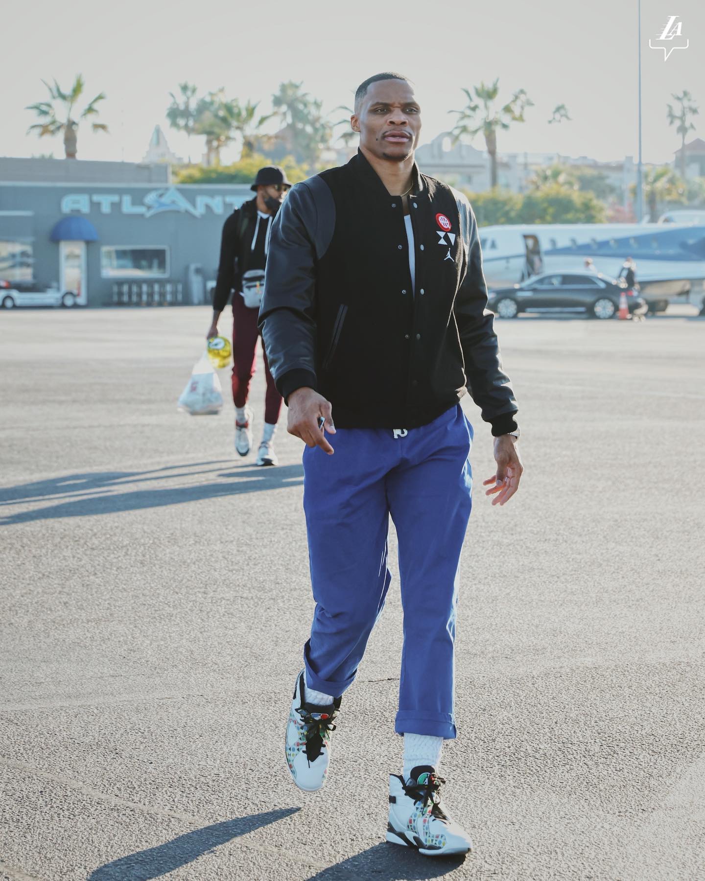 关于Scout连续十场比赛得分超过出色防守，湖人挑战极限！的信息